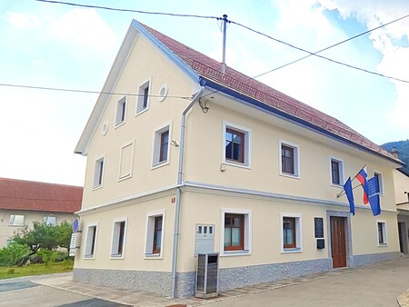 Občinska stavba po prenovi 3